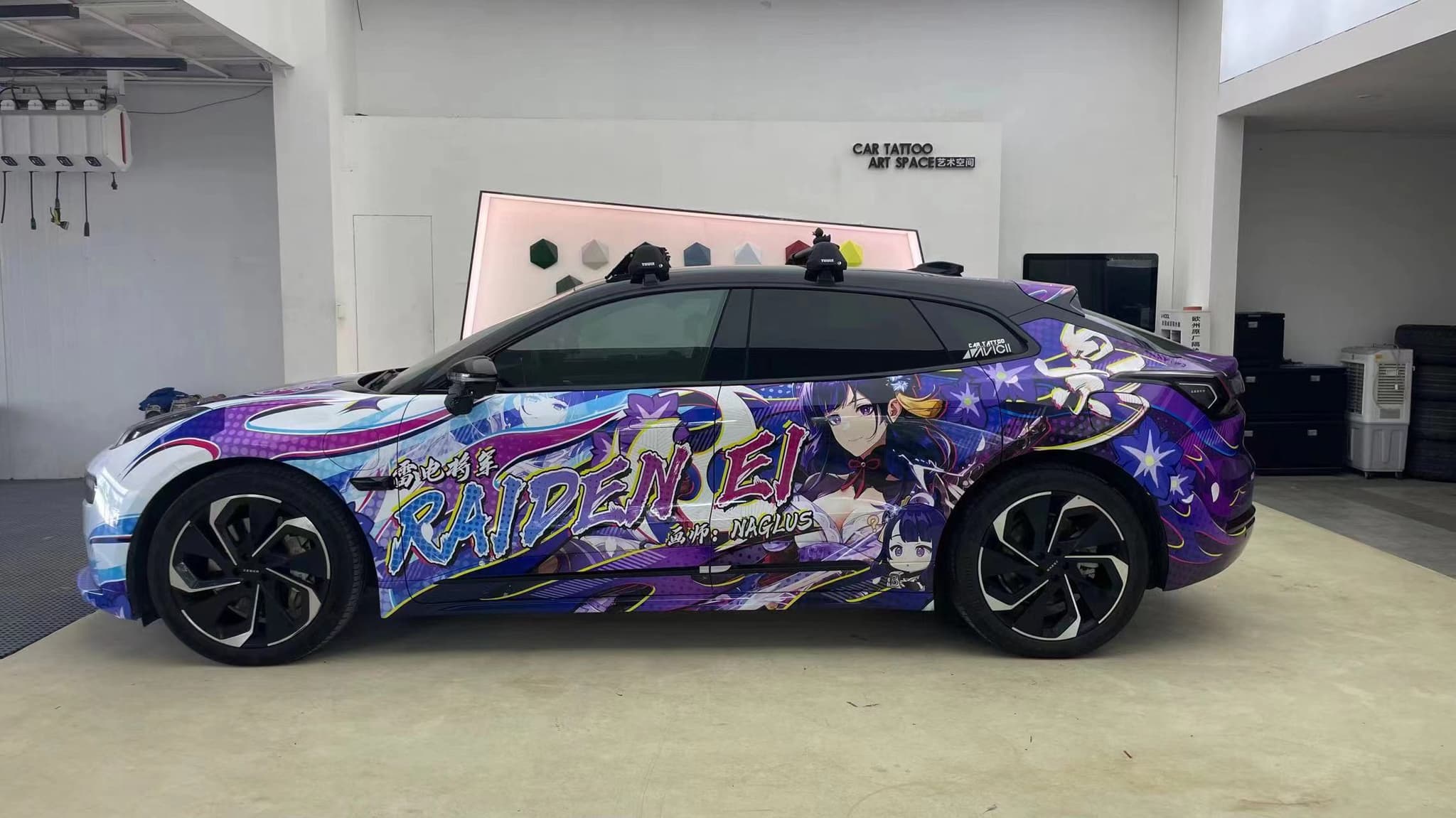 Kosten Auto folieren komplett: 10KWRAPS bietet einzigartige Itasha-Folierungen