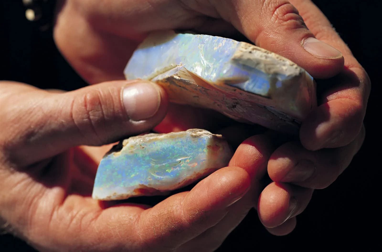 Opal-Edelstein: Ein Fenster zu Australiens reichem geologischen Erbe