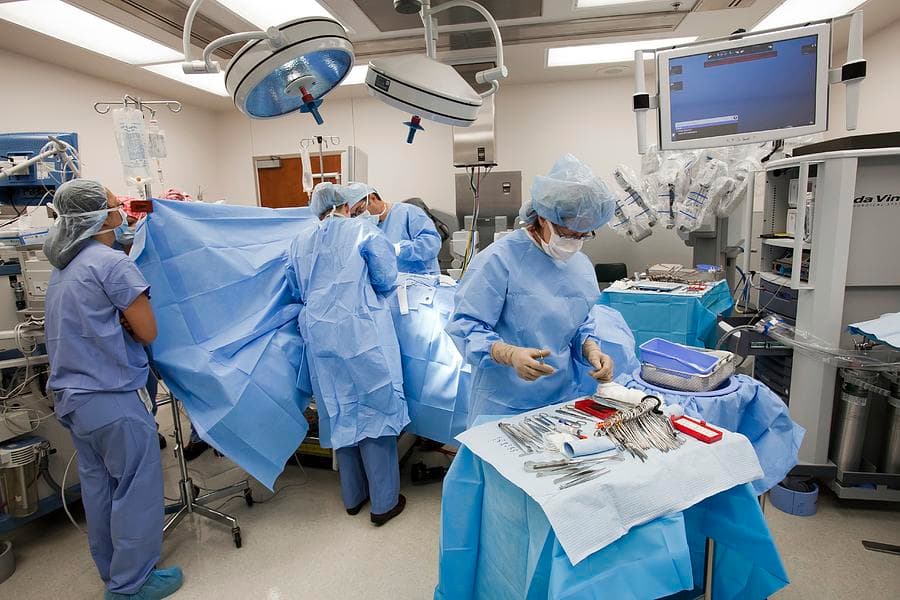 Alles, was Sie über Brustvergrößerung mit Implantaten wissen müssen