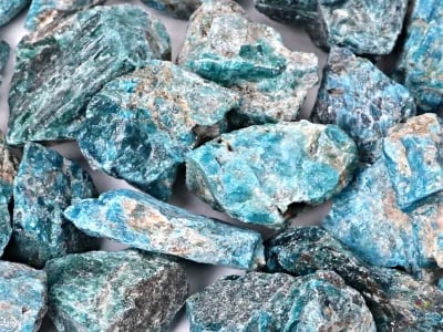 Finde deinen Apatit bei CrystalScents – Magische Kristalle für dich