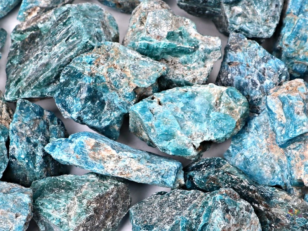 Finde deinen Apatit bei CrystalScents – Magische Kristalle für dich